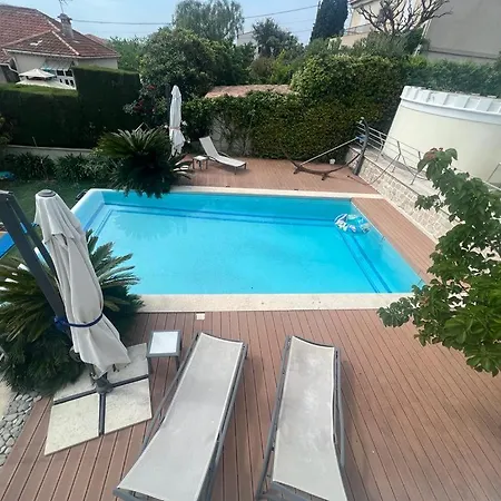 Close To The Vila *